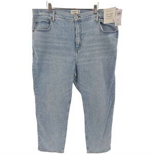 Abercrombie & Fitch NWT Ankle Straight Ultra High Rise Jean Size 20R/35